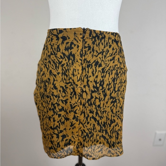 ZARA Women’s Draped Mini Skirt Mustard Black Print Size M - Picture 4 of 9